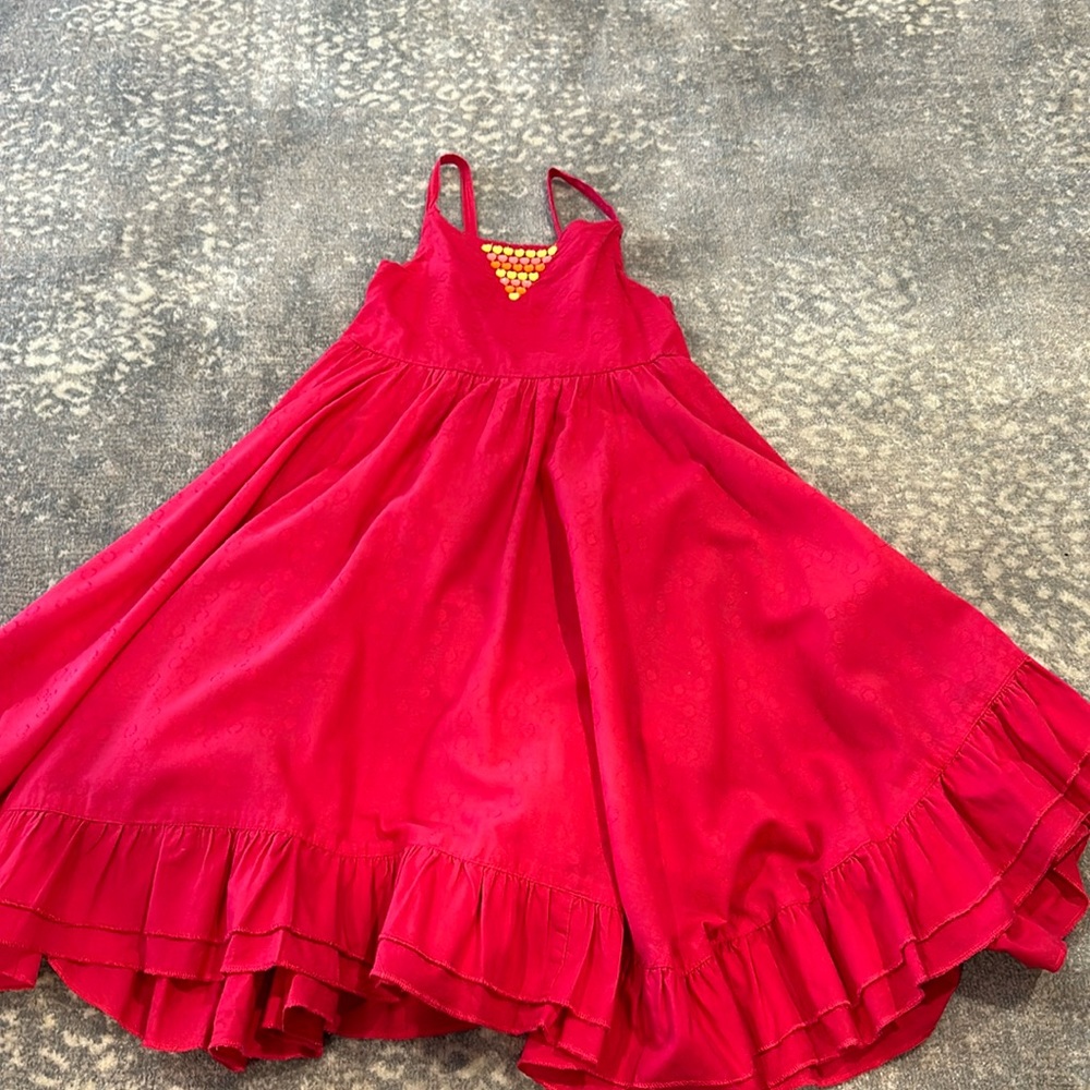 KAISELY KIDS DRESS SIZE 6 WITH TONS OF FABRIC AND RUFFELS